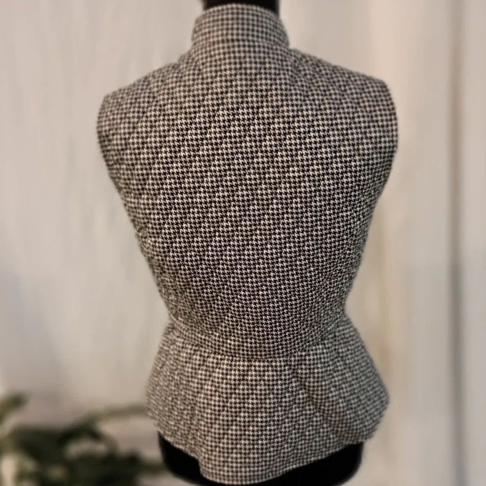 White House Black Market WHBM Houndstooth Quilted Peplum Vest Black‎ White XS